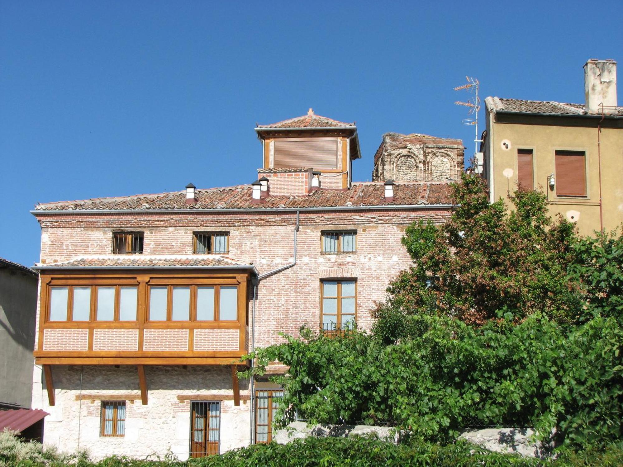 Aparthotel Santa Marina Cuellar Exterior photo