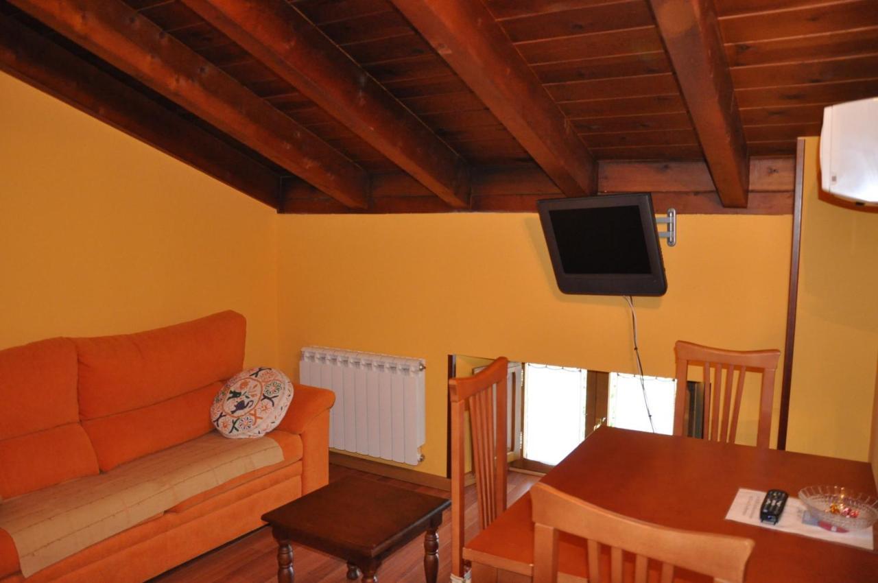 Aparthotel Santa Marina Cuellar Exterior photo