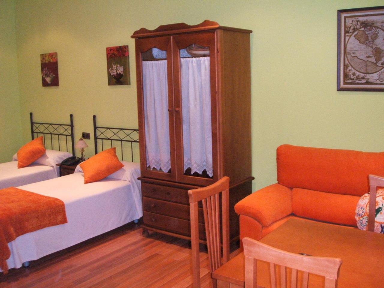 Aparthotel Santa Marina Cuellar Exterior photo